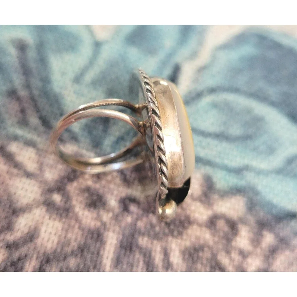 Native American Sterling Silver Mother of Pearl Leaf Ring – Size 5.5